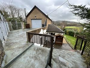 Photo 25- click for photo gallery